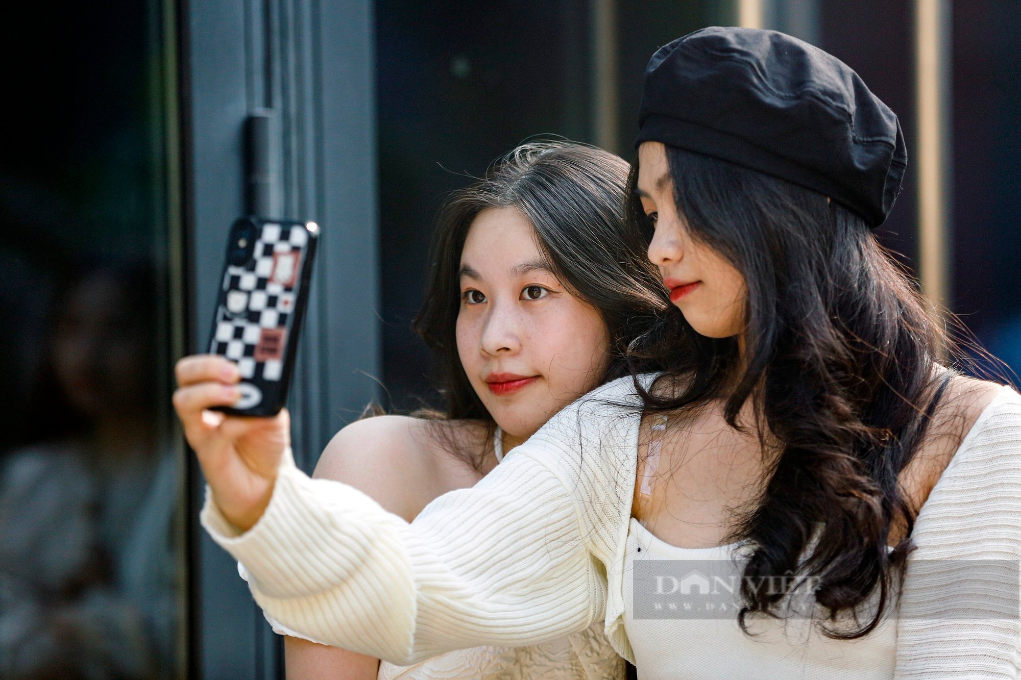 Giới trẻ hô biến Bảo tàng Hà Nội thành địa điểm &quot;sống ảo&quot; mới lạ - Ảnh 5.