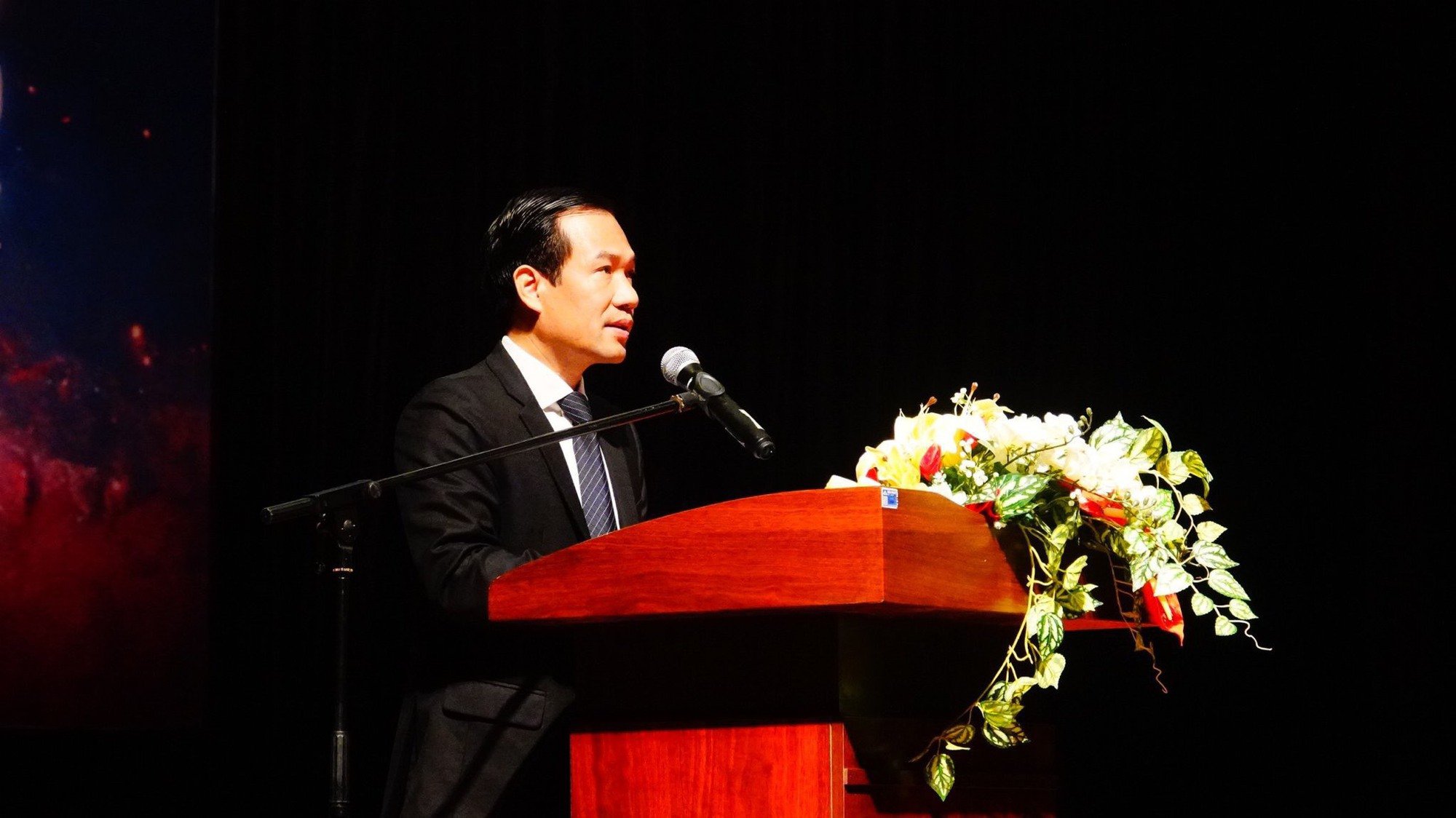 Ứng viên giáo sư trẻ nhất Việt Nam năm 2022: Hành trình từ sinh viên nghèo đến Phó Hiệu trưởng - Ảnh 3.