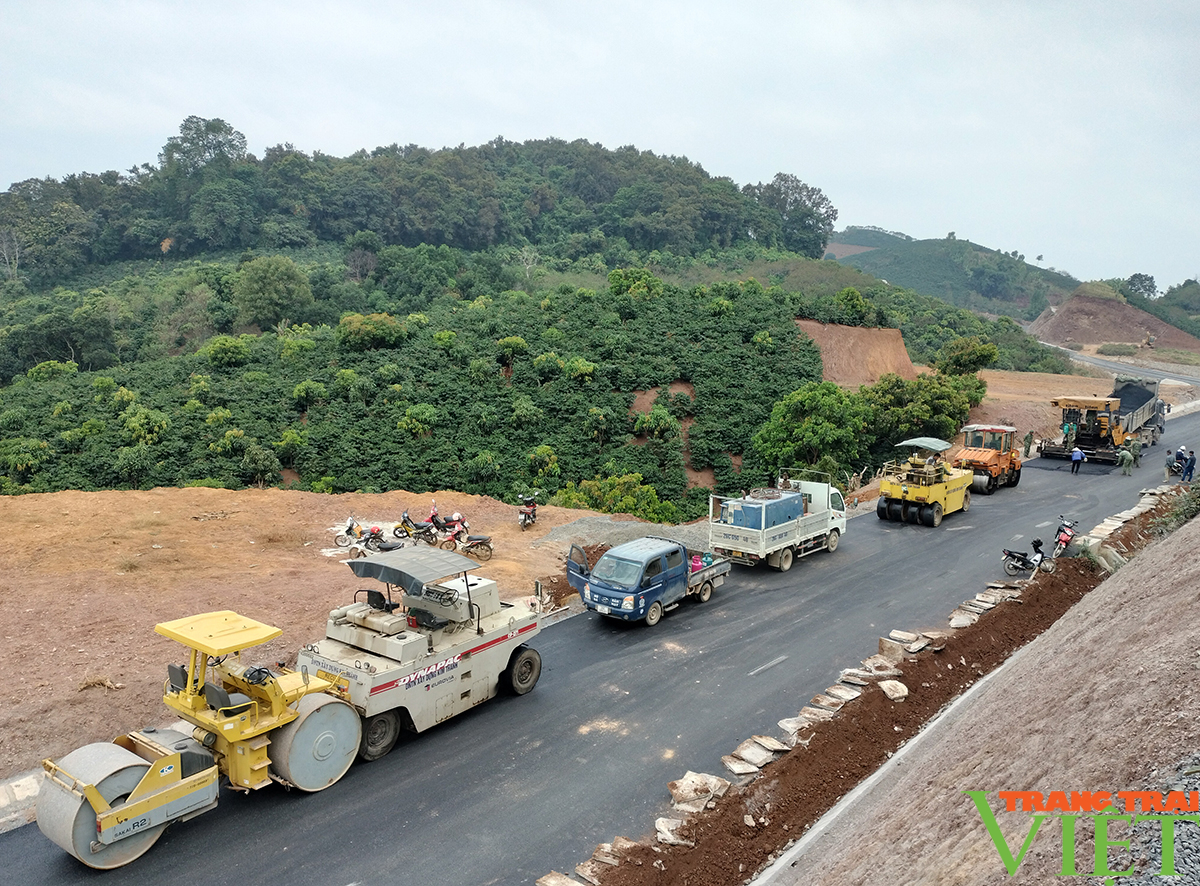 Sơn La: Chuẩn bị thông tuyến đường tránh thành phố Sơn La - Ảnh 2.