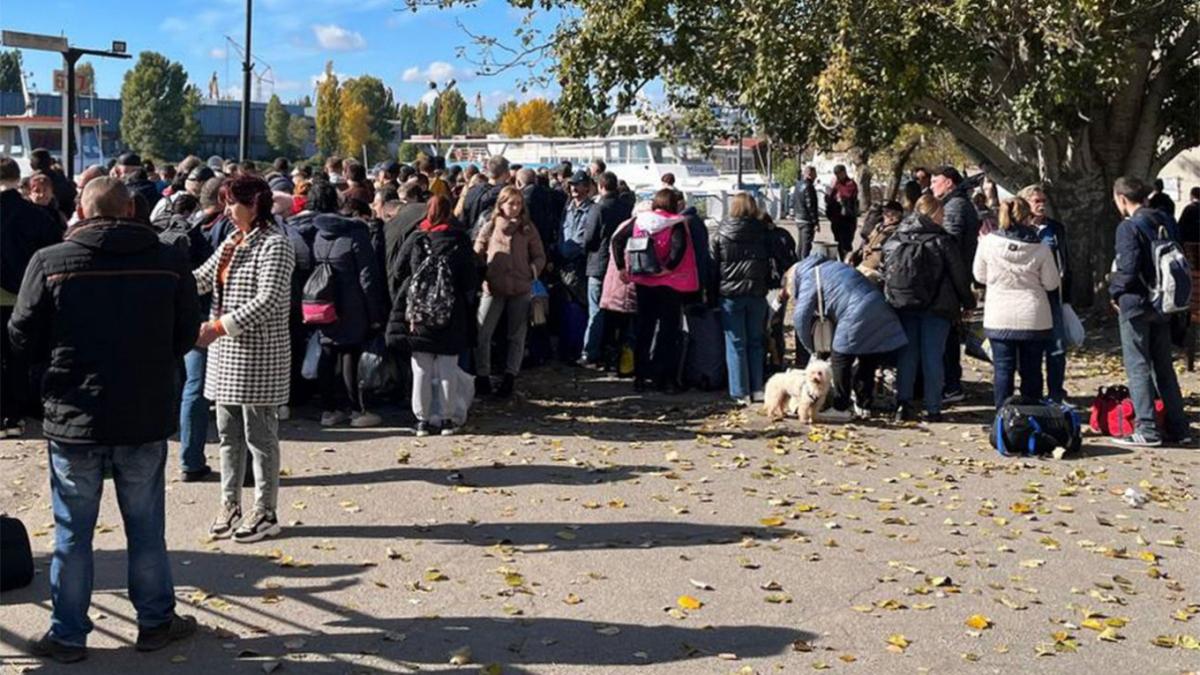 Ukraine tập trung chiến xa, sẵn sàng tung vào &quot;chảo lửa&quot; Kherson - Ảnh 3.