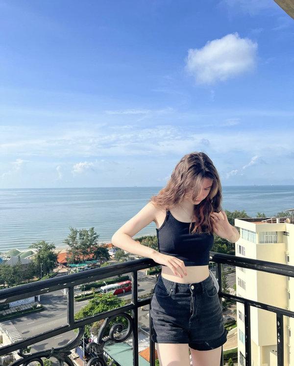 Em gái lai Tây của Đặng Văn Lâm: 15 tuổi cực xinh, cao gần 1m8 - Ảnh 1.