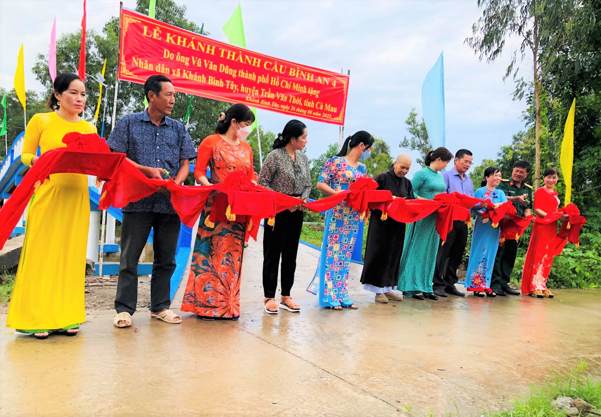 Vị trụ trì mỗi năm vận động hàng chục tỷ đồng giúp đỡ người nghèo - Ảnh 3.