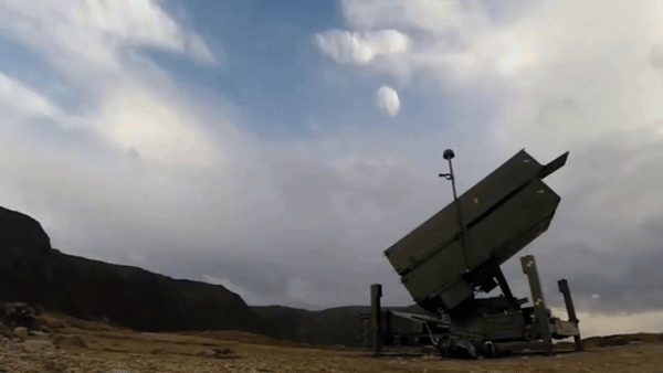 Ukraine nhận &quot;lá chắn thép&quot; từ Mỹ có khả năng đánh chặn UAV tự sát Nga - Ảnh 13.