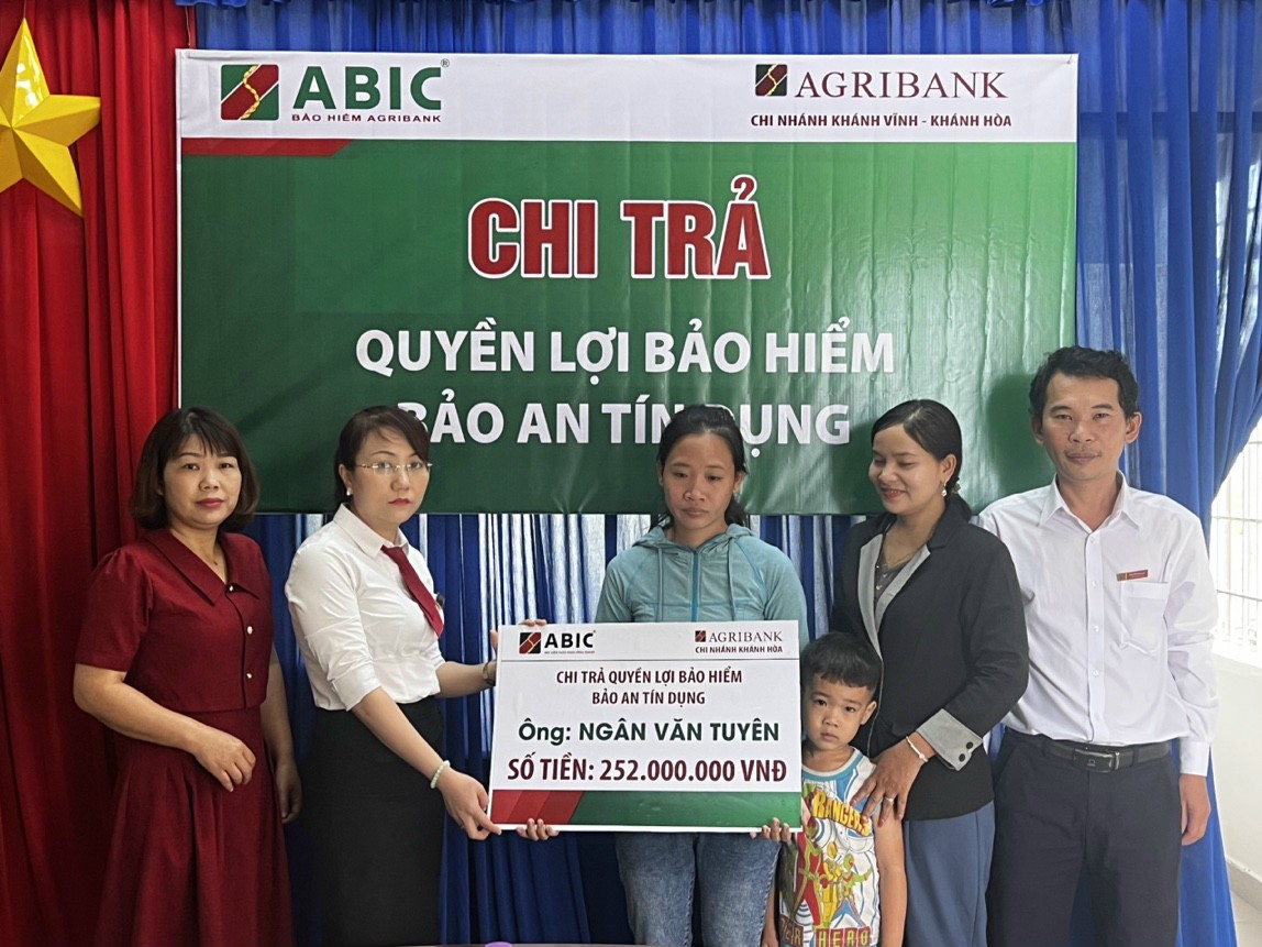 Khánh Hòa: Chi trả tiền bảo hiểm cho khách hàng tham gia bảo hiểm - Ảnh 1. Khánh Hòa: Chi trả tiền bảo hiểm cho khách hàng tham gia bảo hiểm - Ảnh 1.