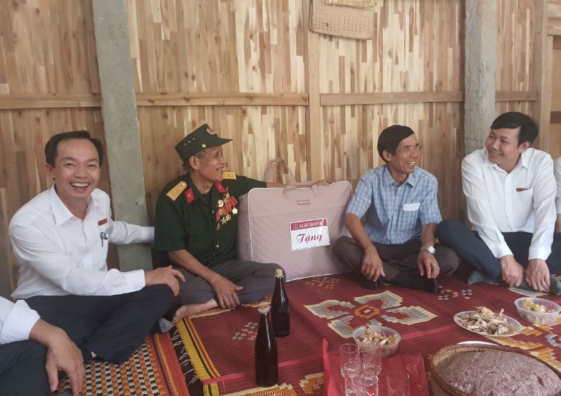 Quảng Trị: Agribank bàn giao nhà tình nghĩa cho 5 hộ gia đình chính sách - Ảnh 2. Quảng Trị: Agribank bàn giao nhà tình nghĩa cho 5 hộ gia đình chính sách - Ảnh 2.