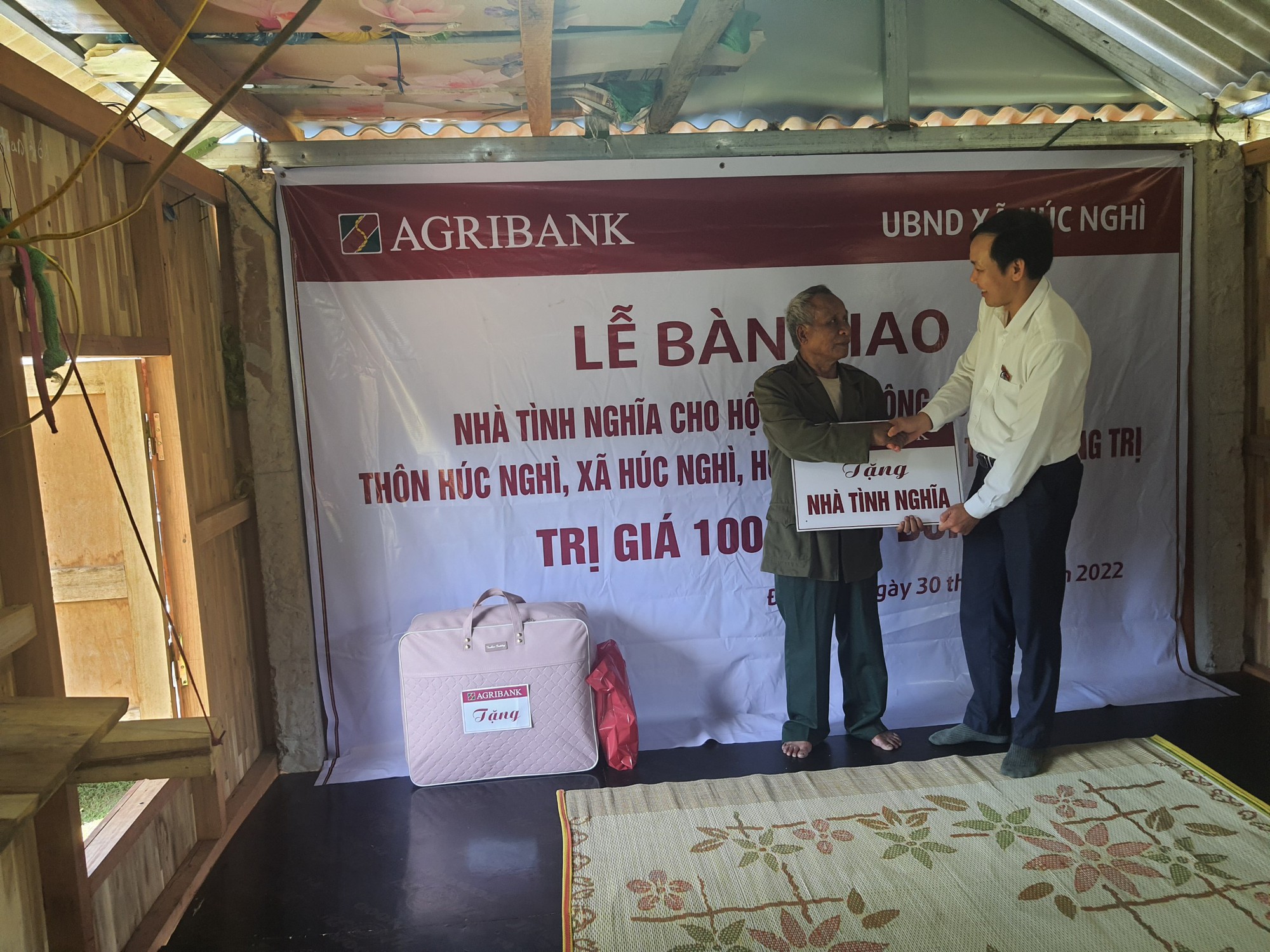 Quảng Trị: Agribank bàn giao nhà tình nghĩa cho 5 hộ gia đình chính sách - Ảnh 5. Quảng Trị: Agribank bàn giao nhà tình nghĩa cho 5 hộ gia đình chính sách - Ảnh 5.