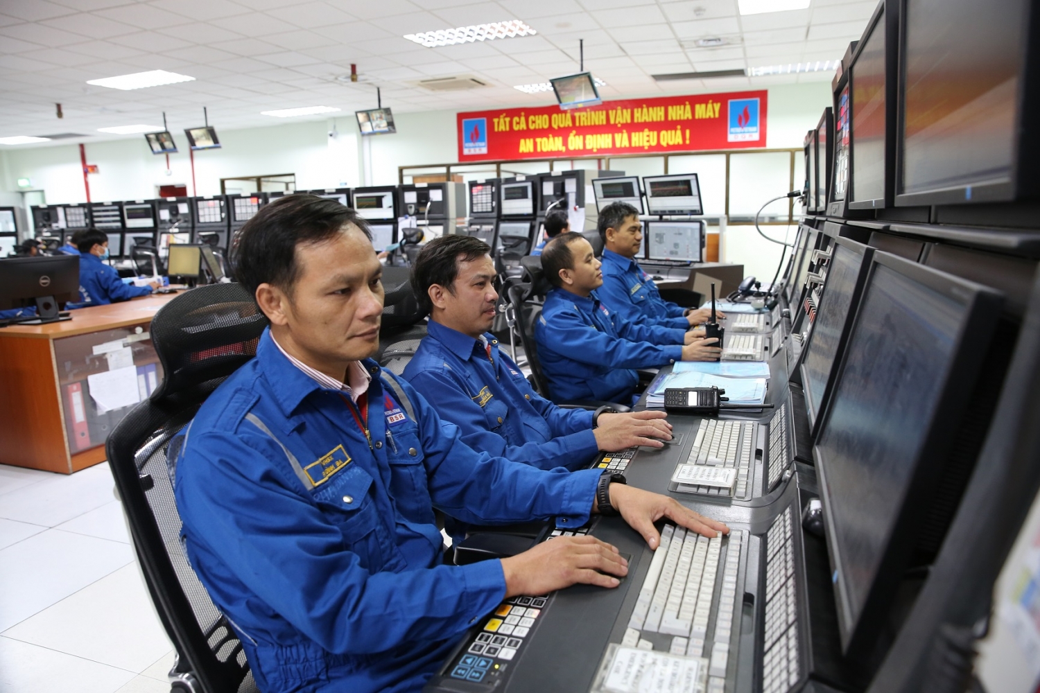 BSR hoàn thành chỉ tiêu sản lượng sản xuất năm 2022 - Ảnh 3.