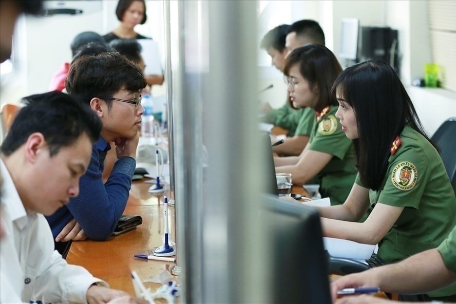 Có được đăng ký thường trú, tạm trú khi ở lâu dài trên đất dịch vụ? - Ảnh 1.