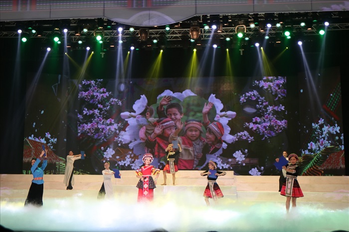 142 học sinh, sinh viên, thanh niên dân tộc thiểu số xuất sắc, tiêu biểu được tuyên dương - Ảnh 6.
