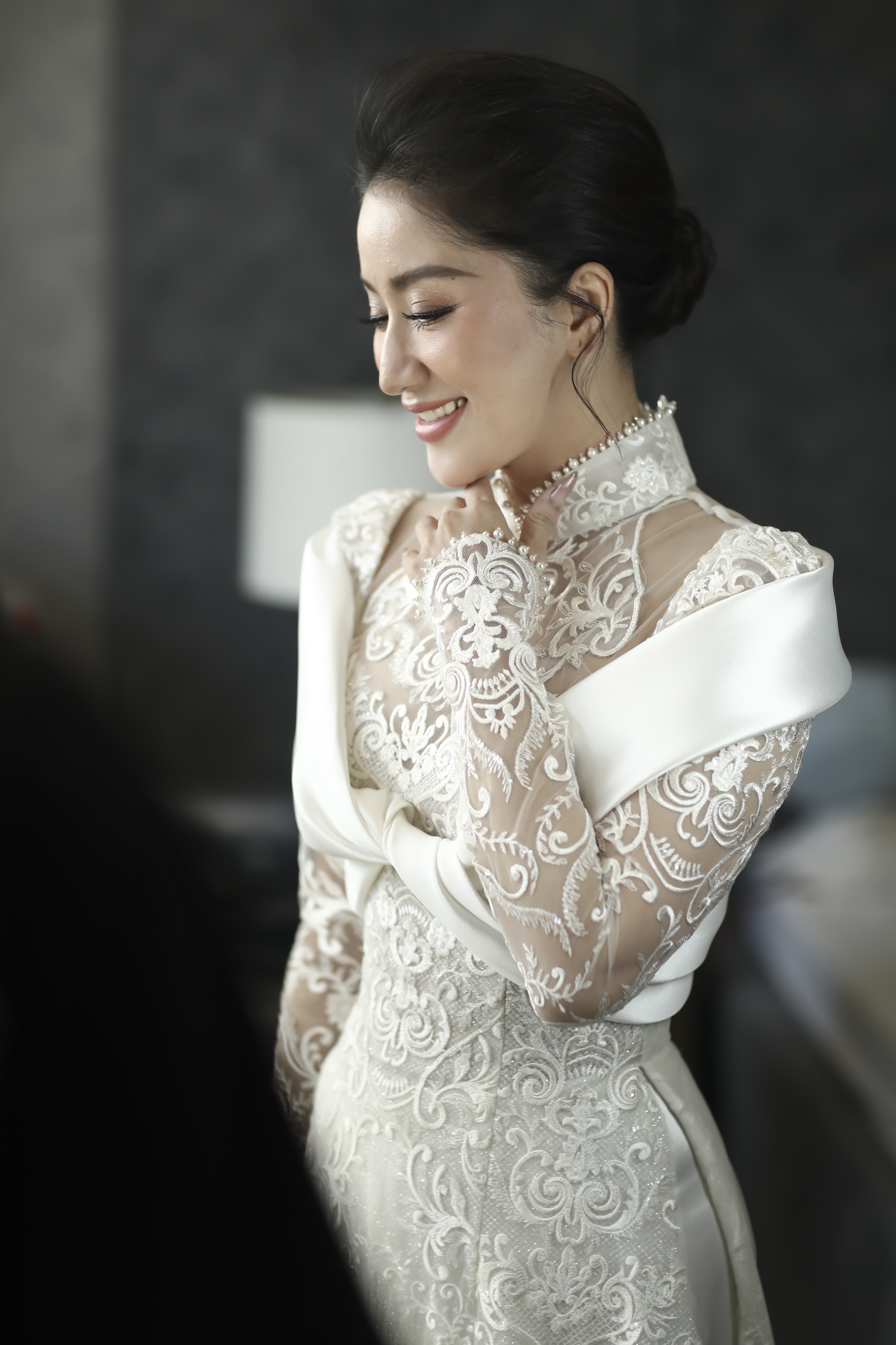 Khánh Thi bật khóc trong lễ gia tiên khi bà ngoại Phan Hiển tuyên bố cháu dâu đã có danh phận - Ảnh 5.