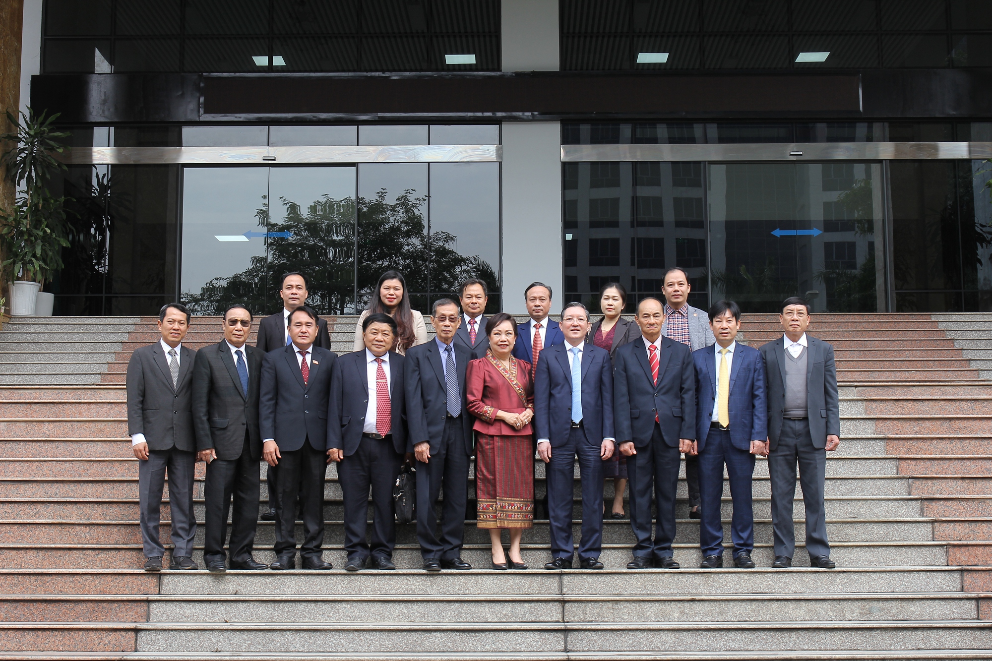 Chủ tịch Hội NDVN Lương Quốc Đoàn trao đổi kinh nghiệm công tác Hội với T.Ư Mặt trận Lào xây dựng đất nước- Ảnh 4.