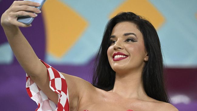 Ivana Knoll - fan nữ gợi cảm nhất của Croatia là ai? - Ảnh 1.