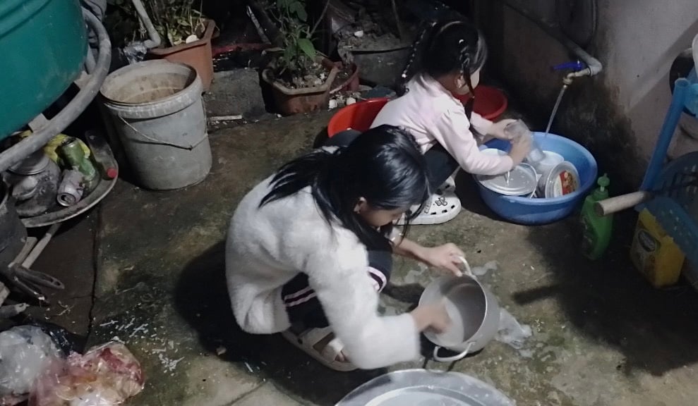 Bố đột ngột qua đời, mẹ nuốt nước mắt nuôi 3 con ăn học trong cảnh khốn khó - Ảnh 3.