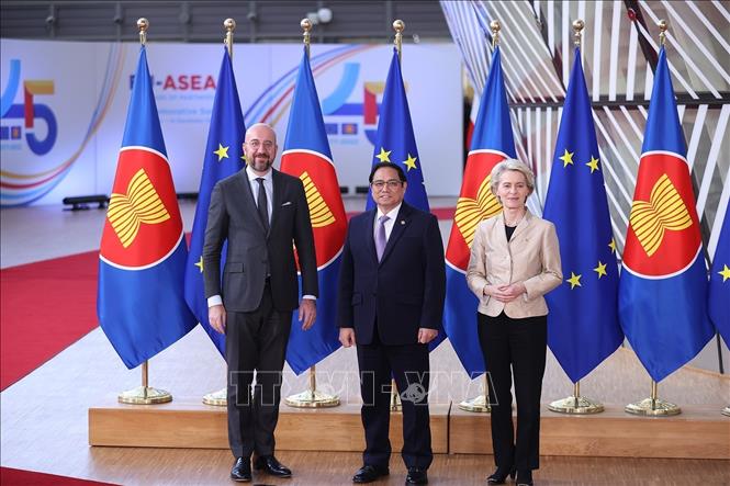 Thủ tướng Hội nghị cấp cao kỷ niệm 45 năm quan hệ ASEAN - EU - Ảnh 1.