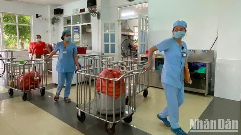 Mô hình &quot;Bếp ăn từ thiện&quot; tại Bệnh viện - Ảnh 1.