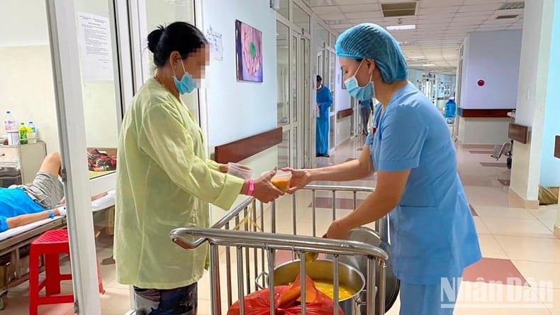 Mô hình &quot;Bếp ăn từ thiện&quot; tại Bệnh viện - Ảnh 3.