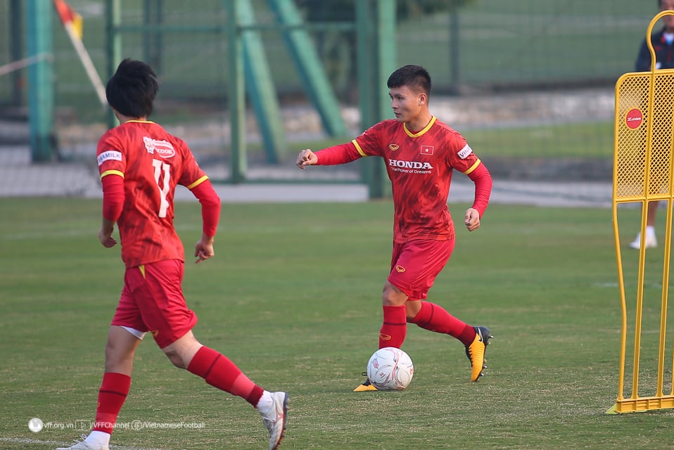 Quang Hải hứng khởi ngày đầu tập luyện cùng ĐT Việt Nam - Ảnh 2.