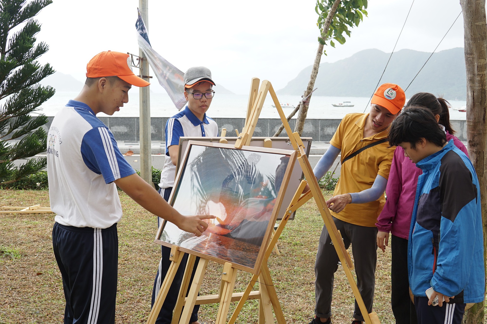 Bà Rịa - Vũng Tàu: Chung tay bảo vệ biển, tặng hàng nghìn túi vải cho du khách để cổ động cho môi trường xanh - Ảnh 5.