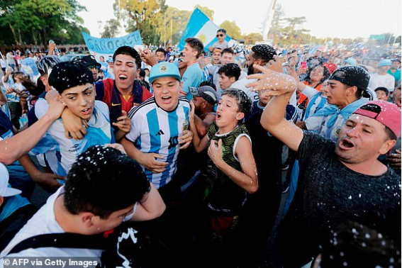 ĐT Argentina về nước, chuẩn bị lễ mừng công siêu hoành tráng cùng CĐV - Ảnh 7.