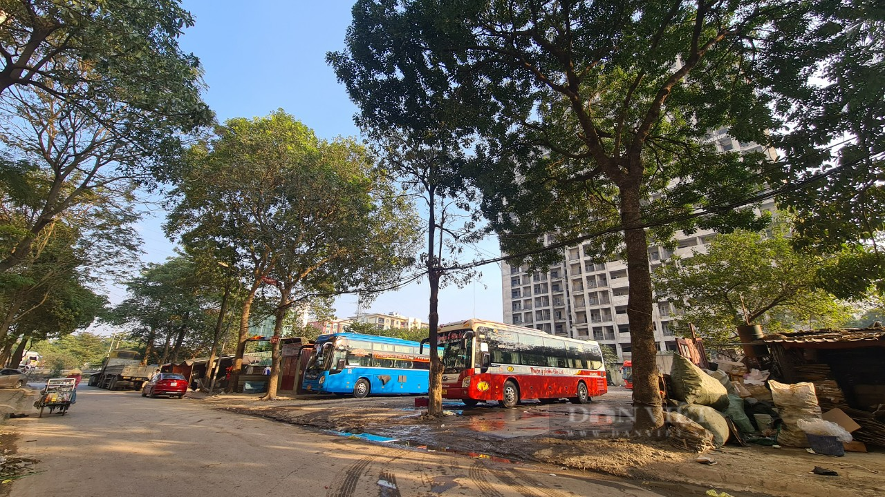 Bãi rửa xe, hàng quán mọc trên khu đất của ký túc xá nghìn tỷ dở dang - Ảnh 11.