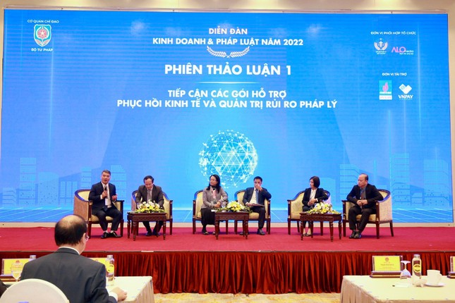 Nền kinh tế Việt Nam đang đối mặt với những thách thức 'chưa từng có' - Ảnh 4.