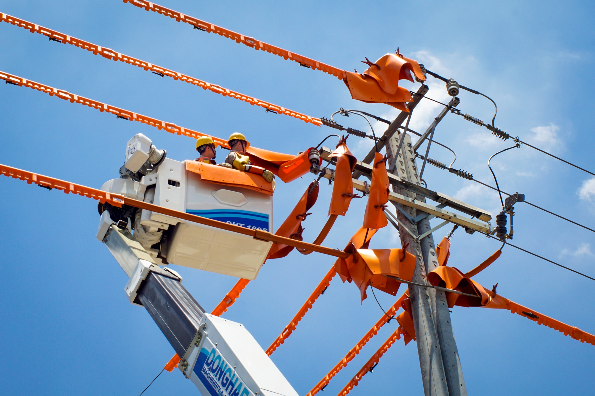 EVNSPC hoàn thành vượt mức nhiều chỉ tiêu được giao - Ảnh 1.