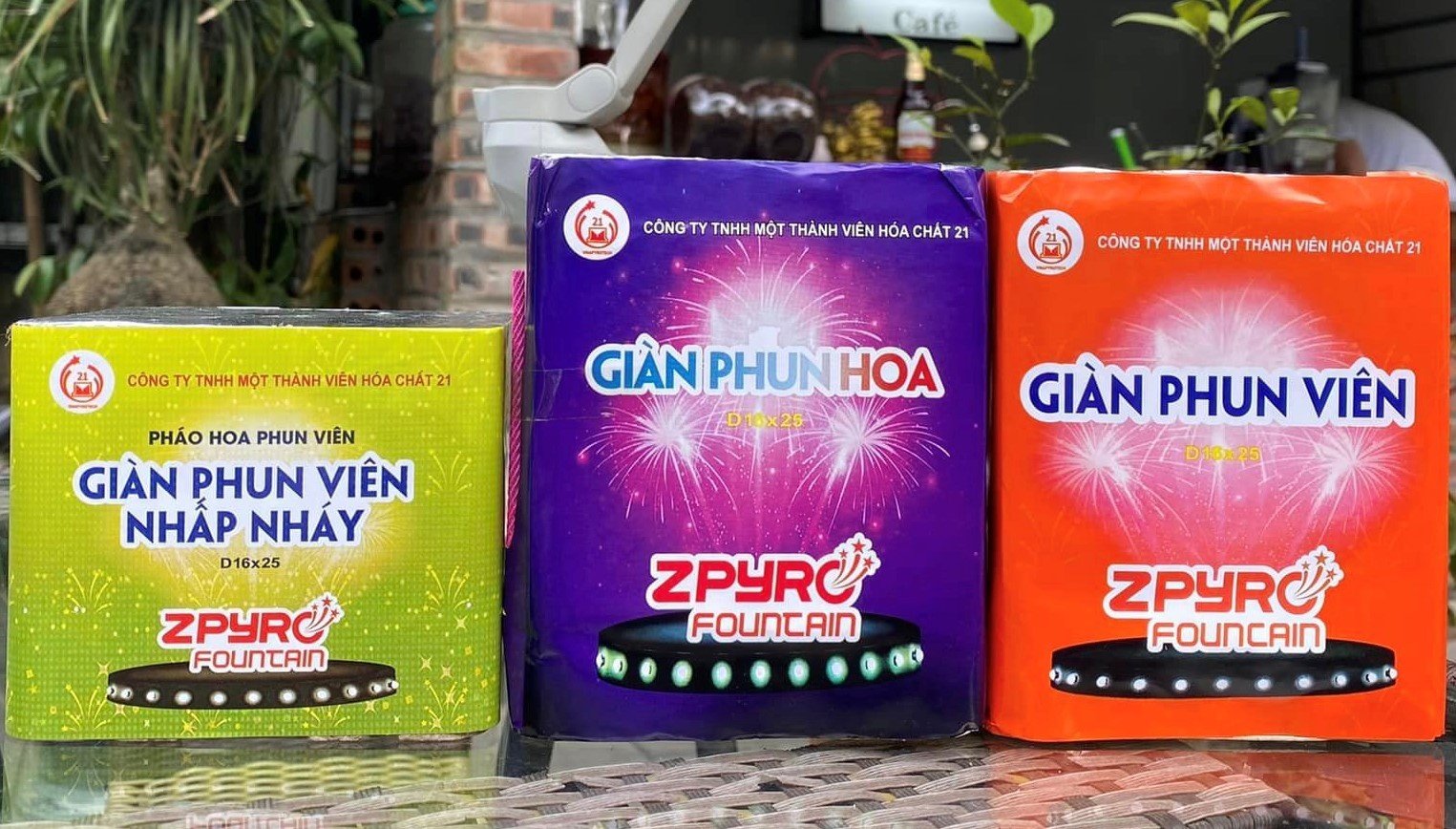 Loạn giá pháo hoa Z121 - Ảnh 1. Loạn giá pháo hoa Z121 - Ảnh 1.