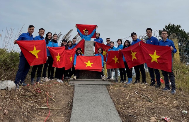 Tuổi trẻ với tinh thần tất cả vì biên giới thân yêu - Ảnh 1.