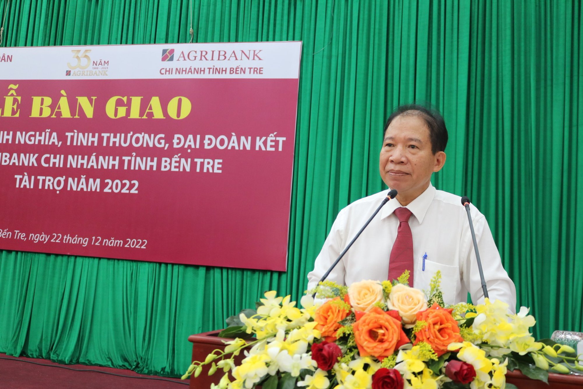 Agribank chi nhánh Bến Tre bàn giao 60 căn nhà tình nghĩa, nhà tình thương và nhà đại đoàn kết - Ảnh 2. Agribank chi nhánh Bến Tre bàn giao 60 căn nhà tình nghĩa, nhà tình thương và nhà đại đoàn kết - Ảnh 2.