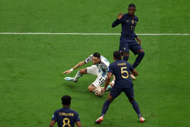 200.000 CĐV Pháp ký đơn kiến nghị là đá lại trận Argentina vs Pháp - Ảnh 1.