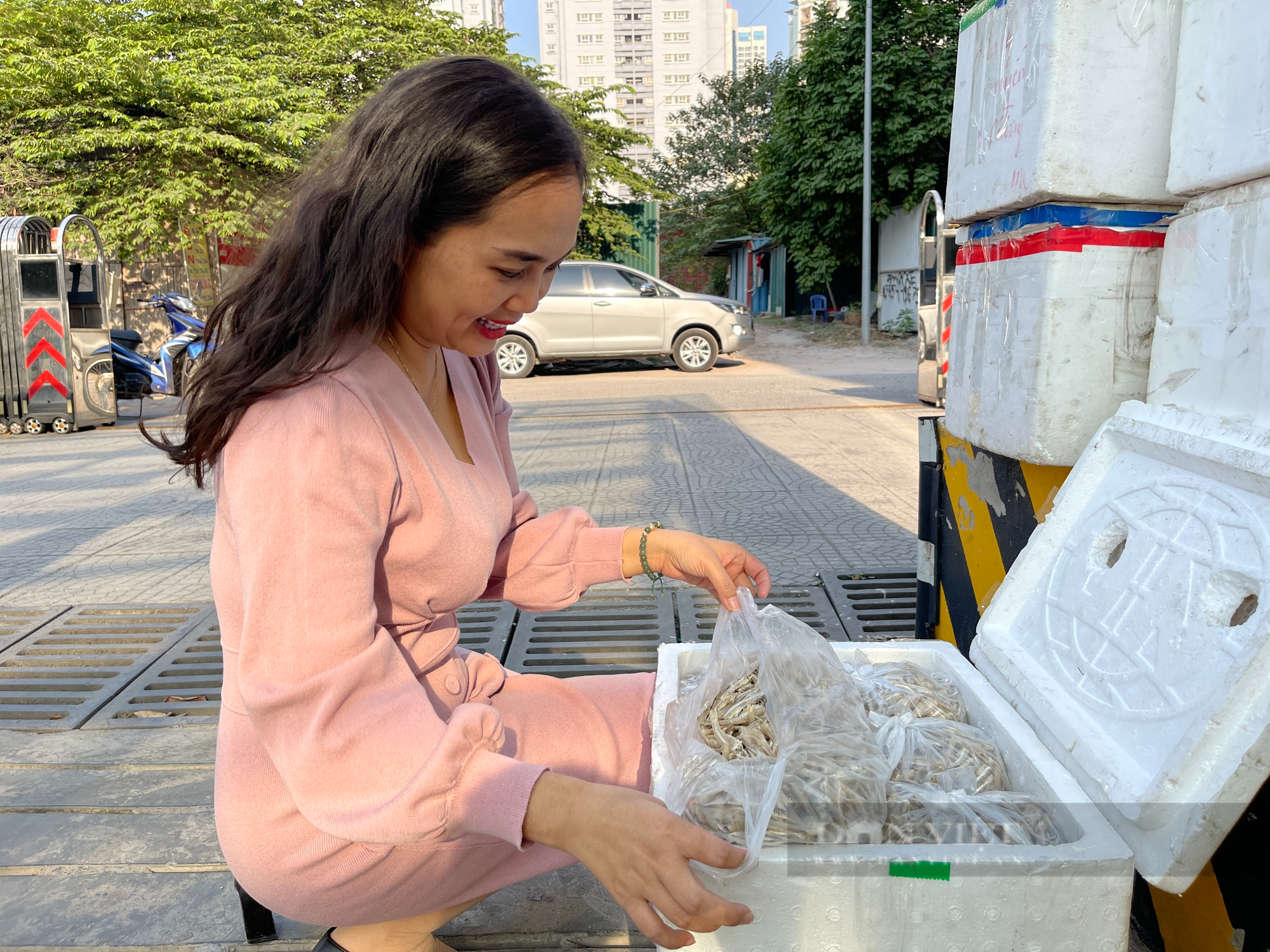 Chuyến xe chở yêu thương sưởi ấm những đứa trẻ vùng cao Điện Biên chuyển bánh - Ảnh 4.