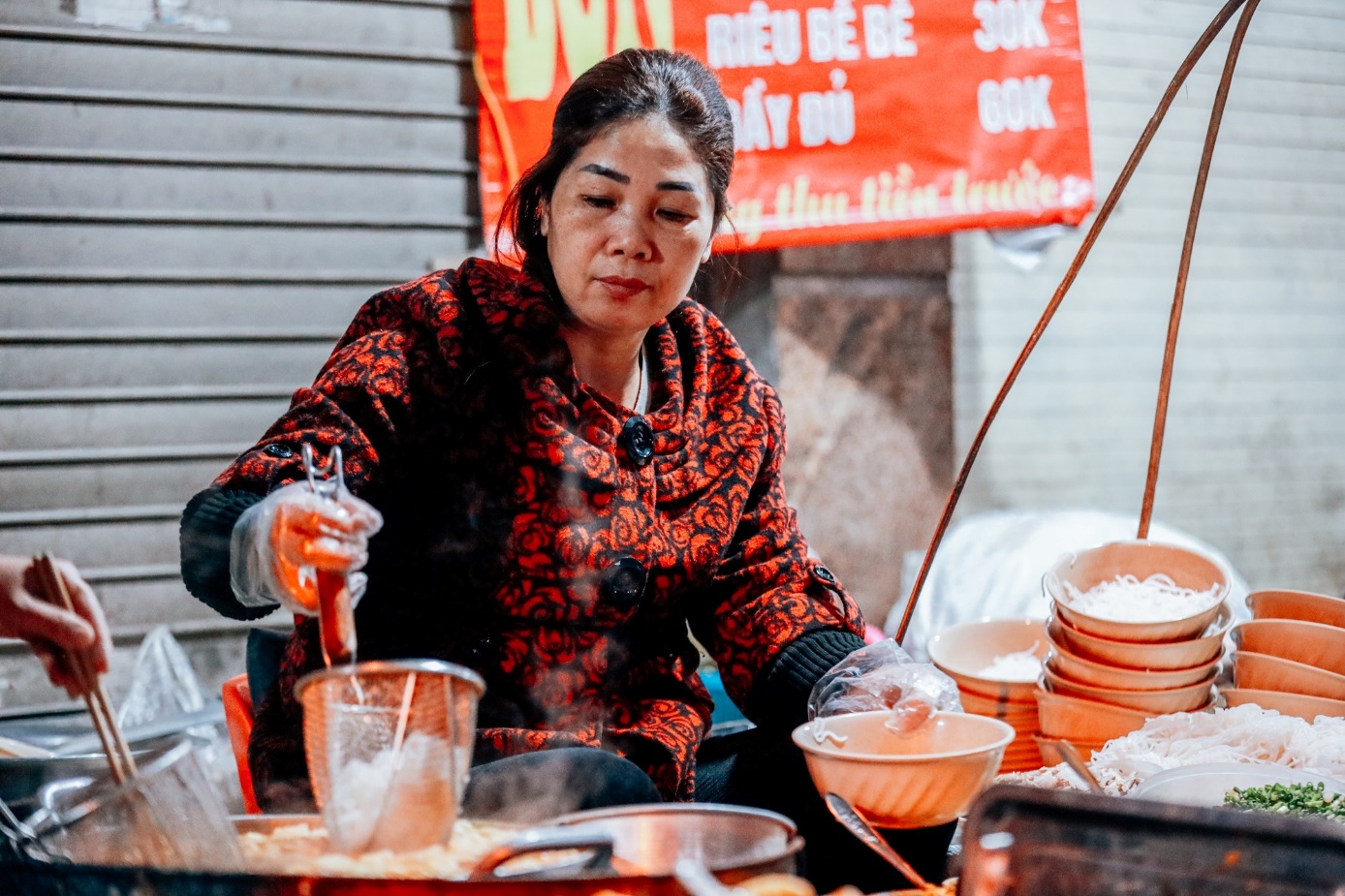 Gánh bún truyền đời bán 1.000 bát cao điểm mùa đông  - Ảnh 9.