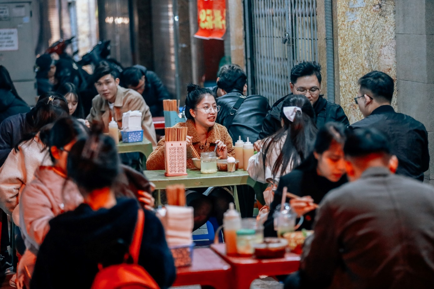 Gánh bún truyền đời bán 1.000 bát cao điểm mùa đông  - Ảnh 17.