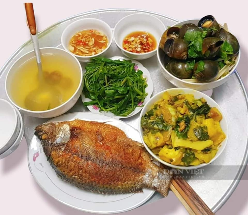 Tuyệt chiêu chiên cá rã đông nguyên con giòn rụm, không bị bắn dầu, không nát - Ảnh 2.