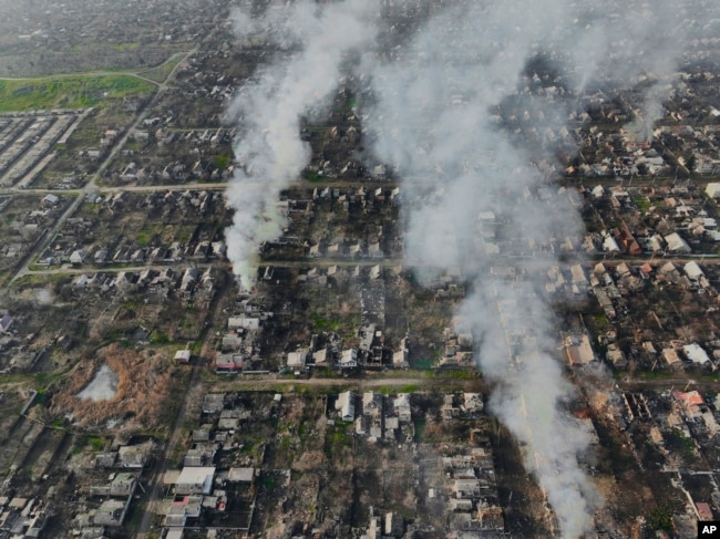 Lính dù tinh nhuệ Ukraine tiết lộ trận chiến dữ dội với quân Nga để giành lại thành phố Donbass quan trọng này - Ảnh 1.