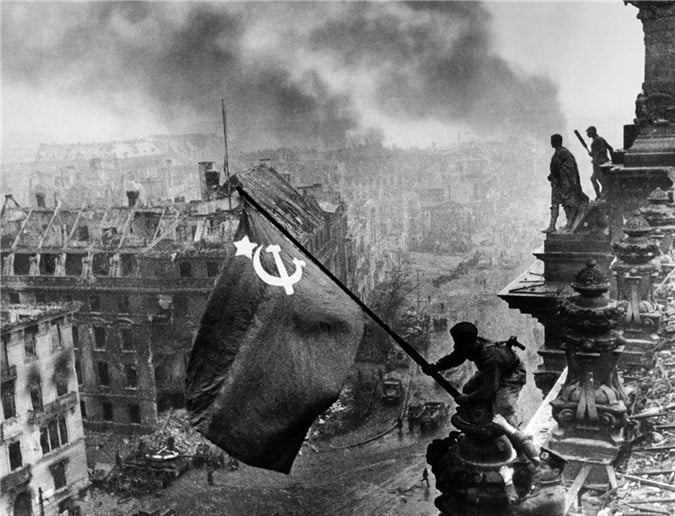 Chiến dịch Berlin - Đòn kết liễu của Hồng quân Liên Xô đối với phát xít Đức - Ảnh 4.