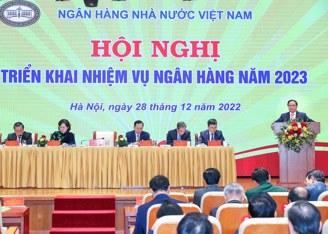 Chủ tịch BIDV: Đề nghị Bộ ngành thực hiện đầy đủ các cam kết đã ký với tổ chức tín dụng - Ảnh 1. Chủ tịch BIDV: Đề nghị Bộ ngành thực hiện đầy đủ các cam kết đã ký với tổ chức tín dụng - Ảnh 1.