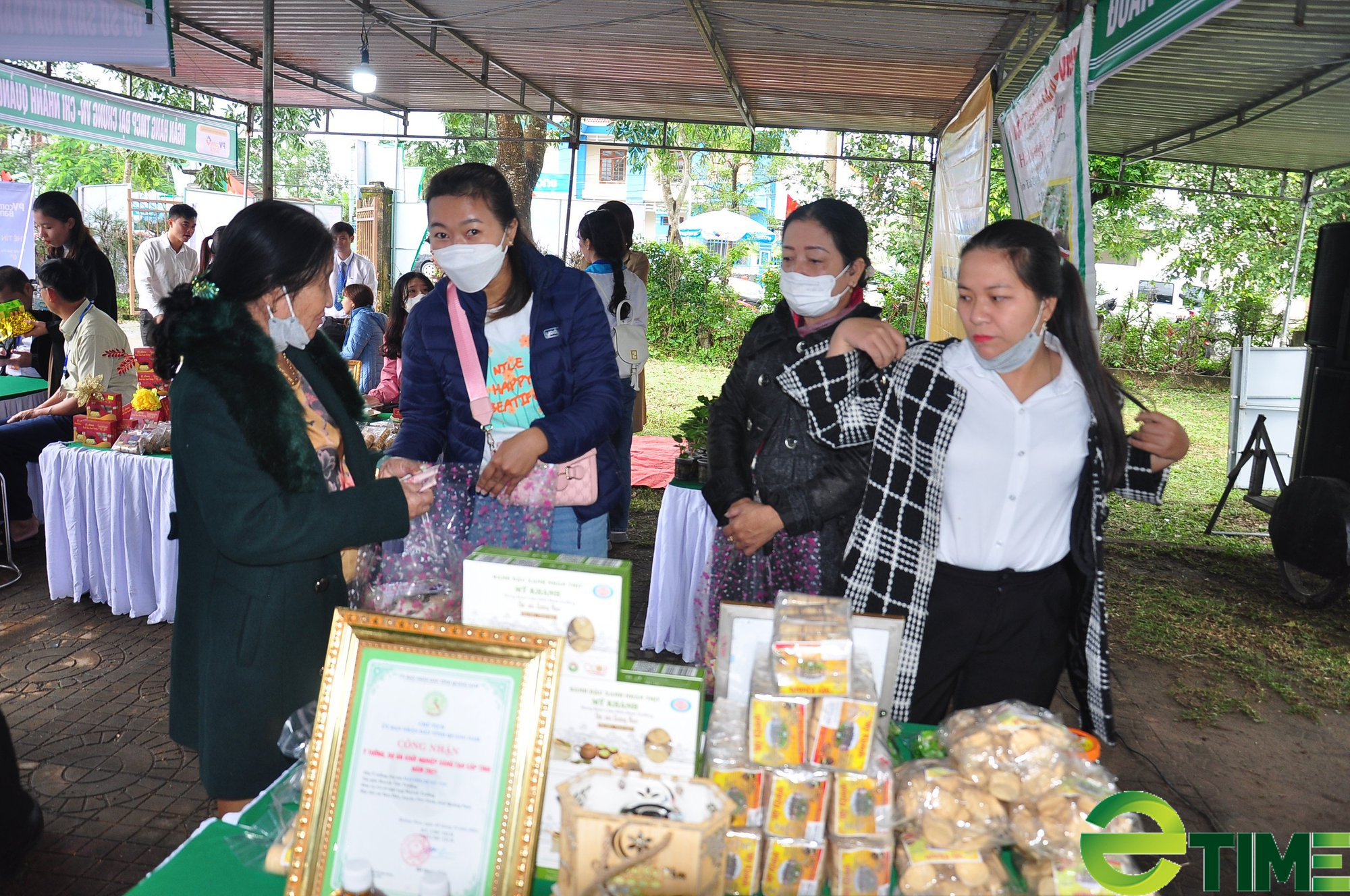 Quảng Nam: 30 doanh nghiệp tham gia phiên chợ khởi nghiệp đổi mới sáng tạo ở huyện Phú Ninh - Ảnh 3.