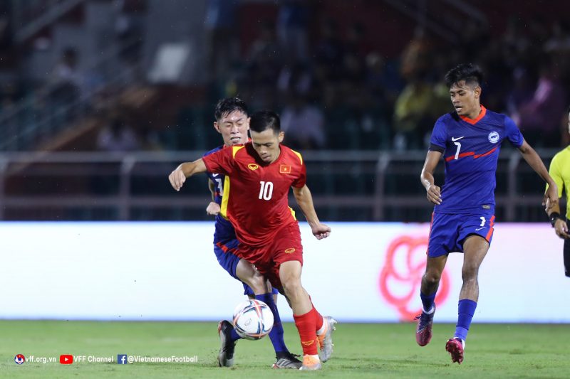 BLV Quang Tùng: &quot;Singapore còn non so với ĐT Việt Nam&quot; - Ảnh 1.