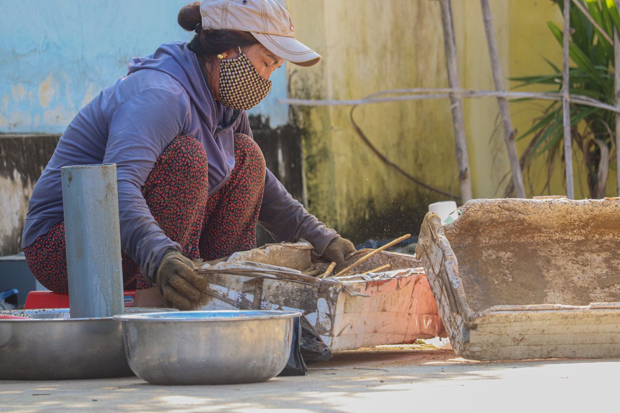 Quảng Bình: Làng hương trầm cổ 300 năm tuổi hối hả vào vụ Tết, cho thu nhập &quot;khủng&quot; - Ảnh 10.