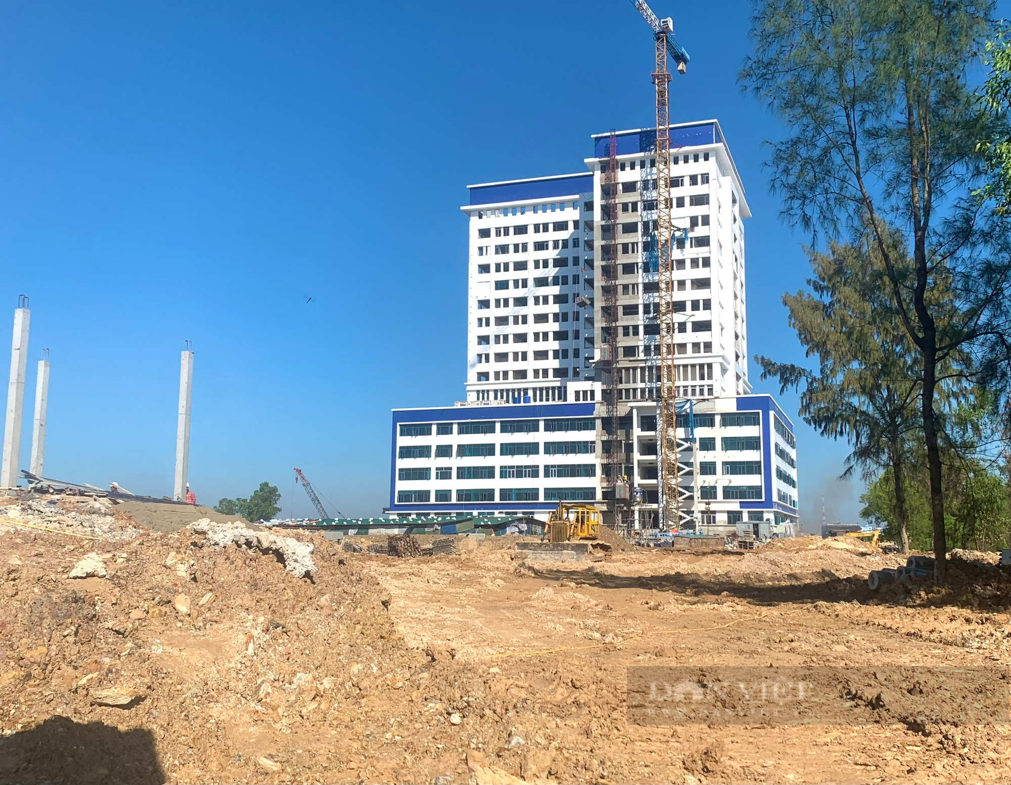 Vụ Bệnh viện Đa khoa TTH Quảng Bình thi công sai phép: Chủ tịch UBND tỉnh chỉ đạo kiểm tra - Ảnh 2.