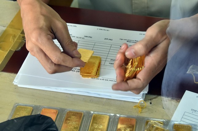 Vàng miếng hết thời phát sốt - Ảnh 1.