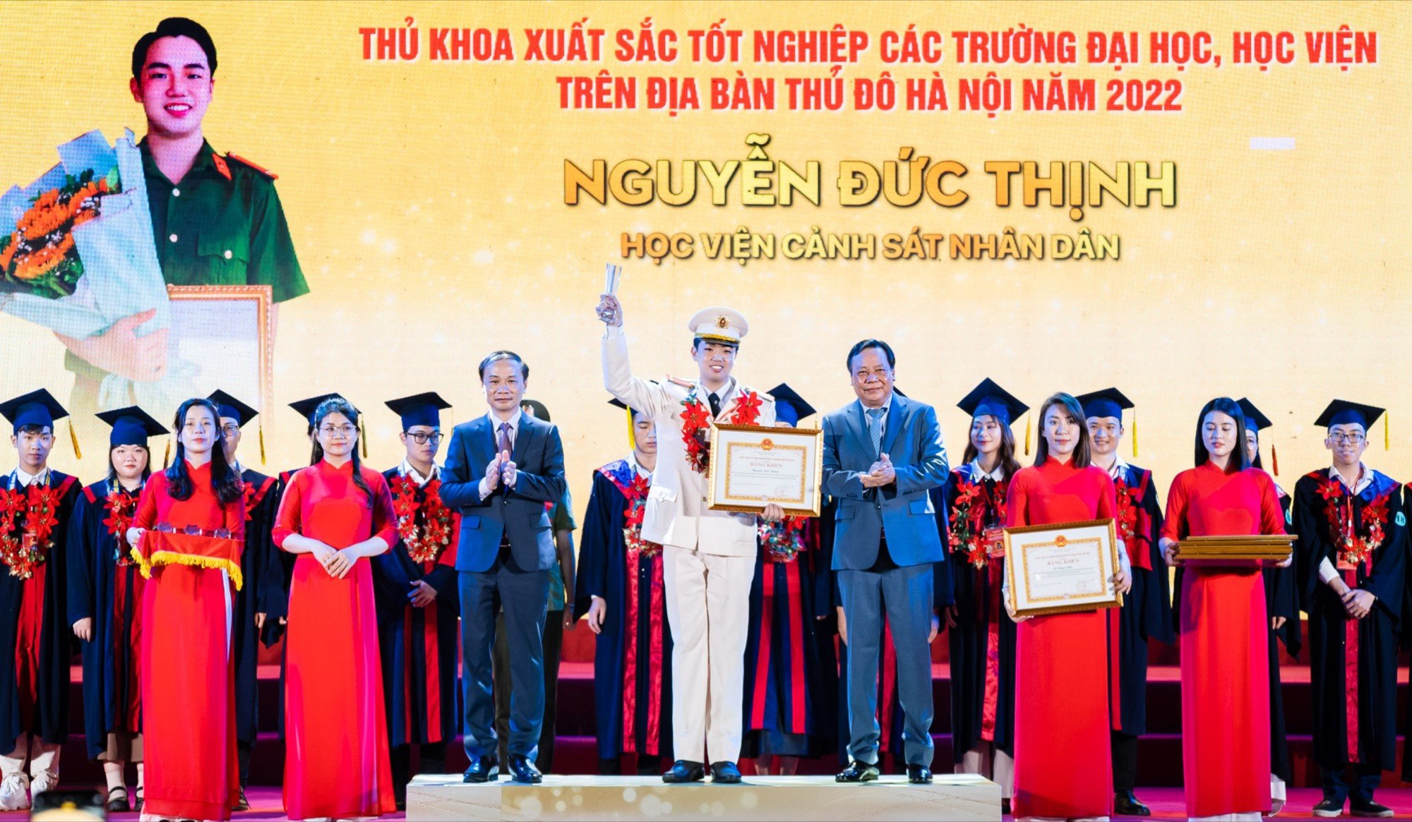Chân dung thủ khoa xuất sắc Học viện Cảnh sát nhân dân được phong hàm trước 2 năm - Ảnh 2.