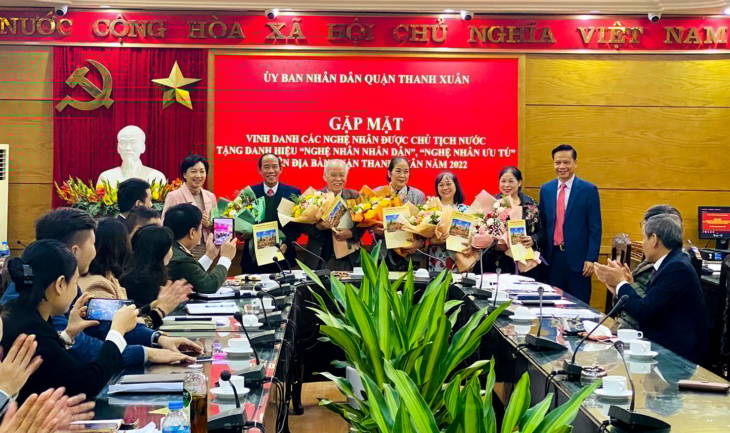 Quận Thanh Xuân có 5 &quot;Nghệ nhân Nhân dân&quot;, &quot;Nghệ nhân Ưu tú 2022 - Ảnh 1.