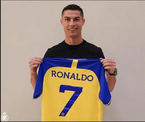 10 VĐV thể thao nhận lương cao nhất lịch sử: Ronaldo số 1, ai số 2? - Ảnh 1.