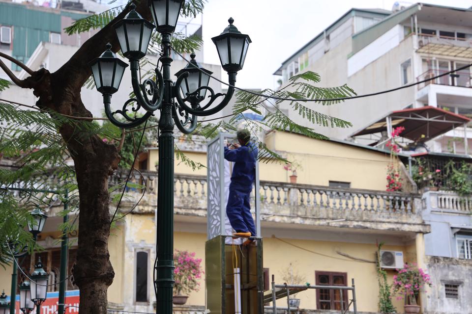 Quận Ba Đình: Chỉnh trang Khu phố ẩm thực đêm kết hợp đi bộ Đảo Ngọc – Ngũ Xã - Ảnh 11. Quận Ba Đình: Chỉnh trang Khu phố ẩm thực đêm kết hợp đi bộ Đảo Ngọc – Ngũ Xã - Ảnh 11.