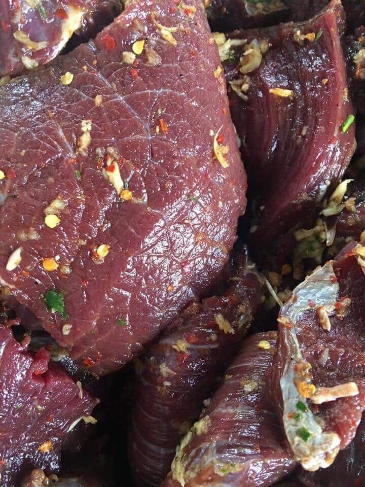 Bí quyết làm bò khô mềm ngon ngon, màu sắc đẹp, an toàn cho ngày Tết - Ảnh 2.