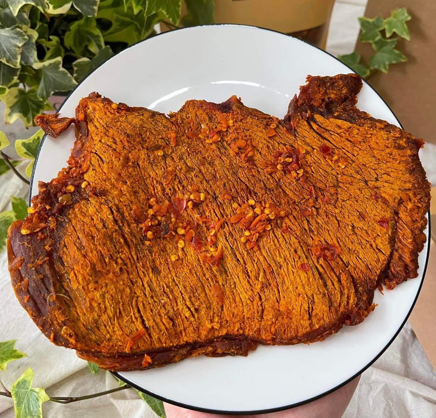 Bí quyết làm bò khô mềm ngon ngon, màu sắc đẹp, an toàn cho ngày Tết - Ảnh 1.
