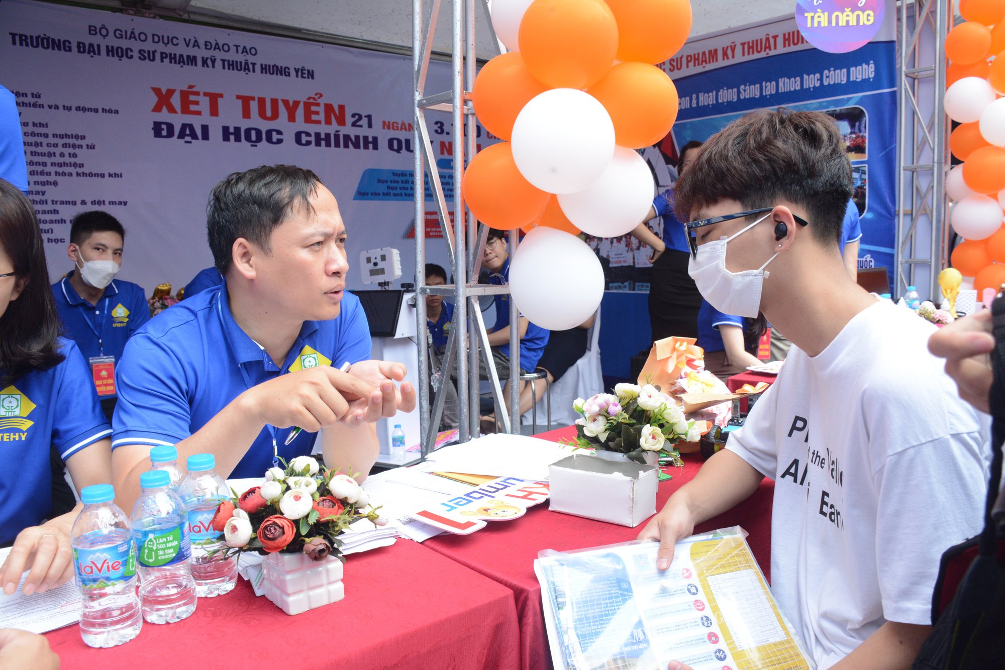 Không thể tuyển sinh ào ào cho đủ chỉ tiêu - Ảnh 2.