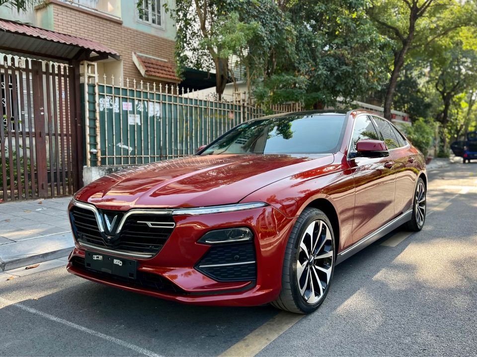 Sau 3 năm, VinFast Lux A2.0 được rao bán giá khó tin - Ảnh 1.
